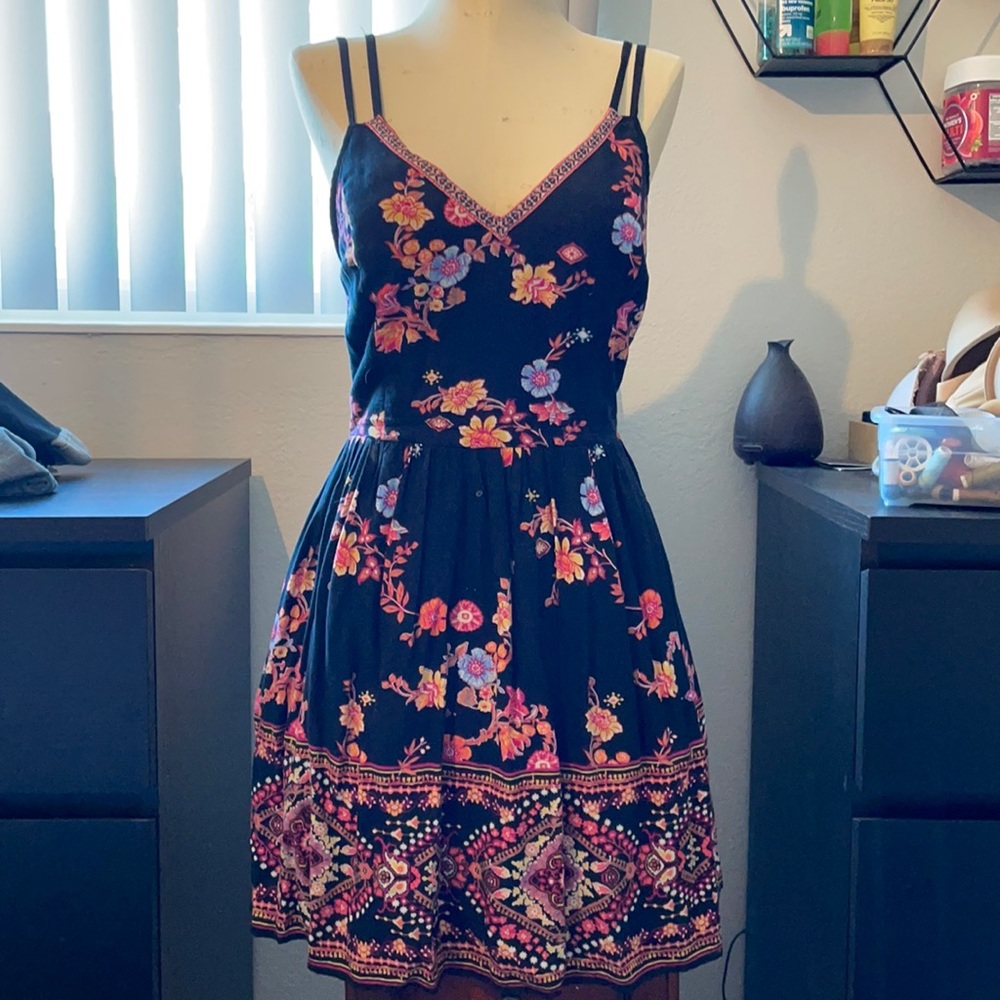 Black floral patterned Strappy Sun Dress with Pockets